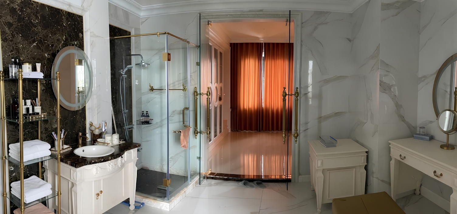 Cabin phòng tắm kính 90 độ – Phụ kiện mạ vàng