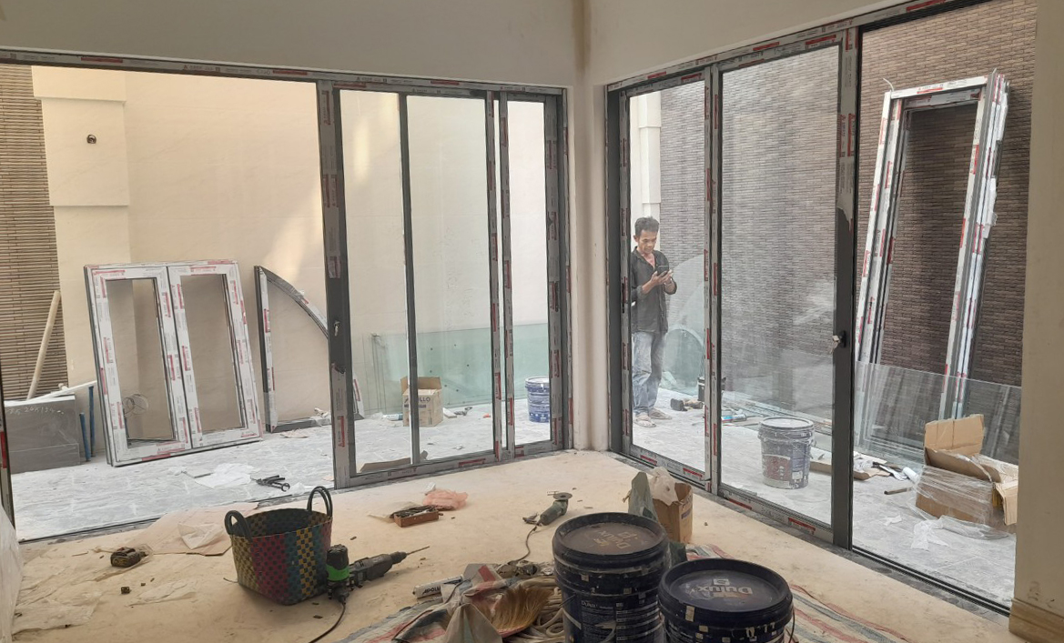 Cửa đi mở lùa 3 cánh 3 ray độc lập đẹp, bền