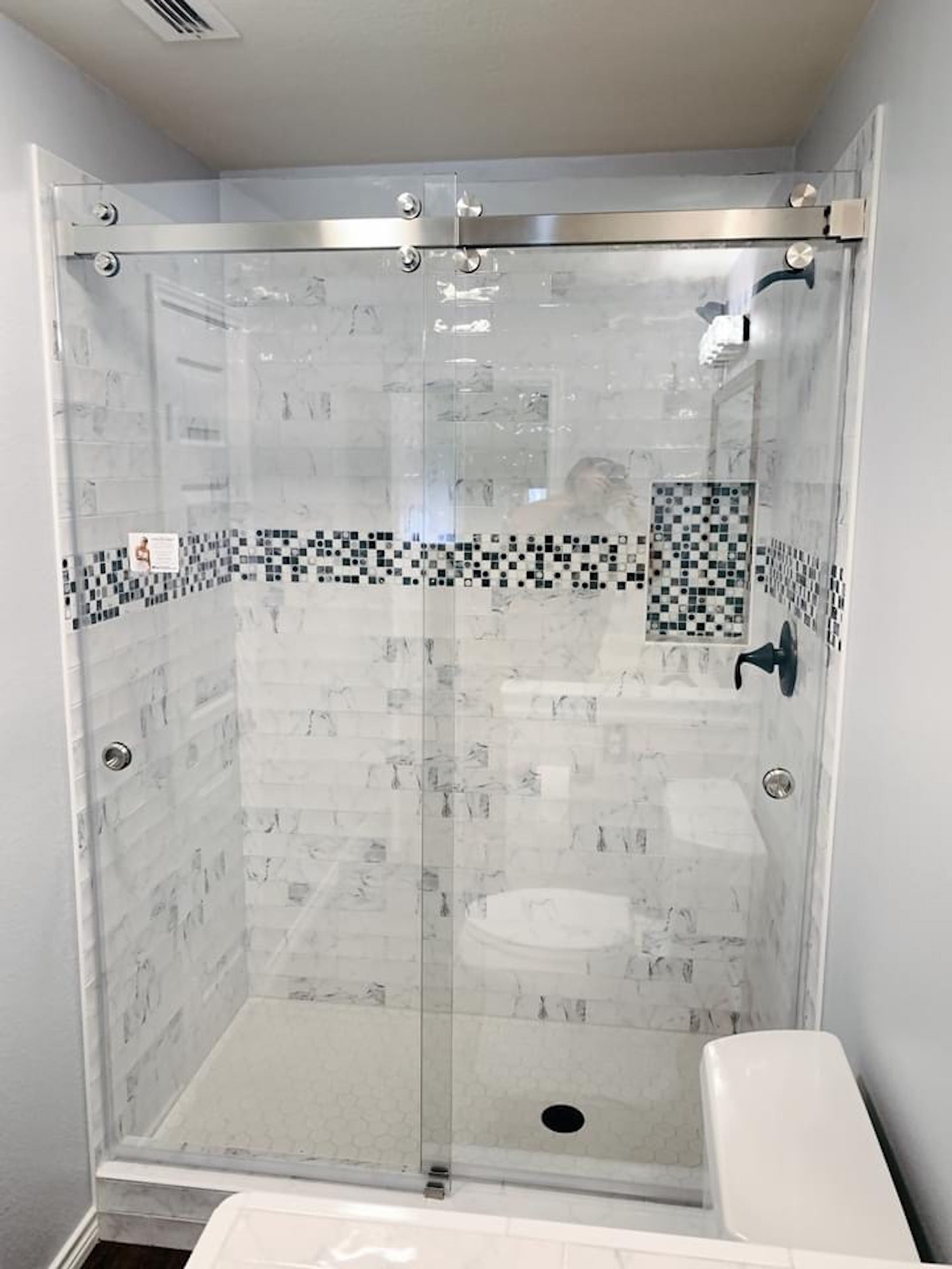 Phòng tắm kính mở lùa 10*30