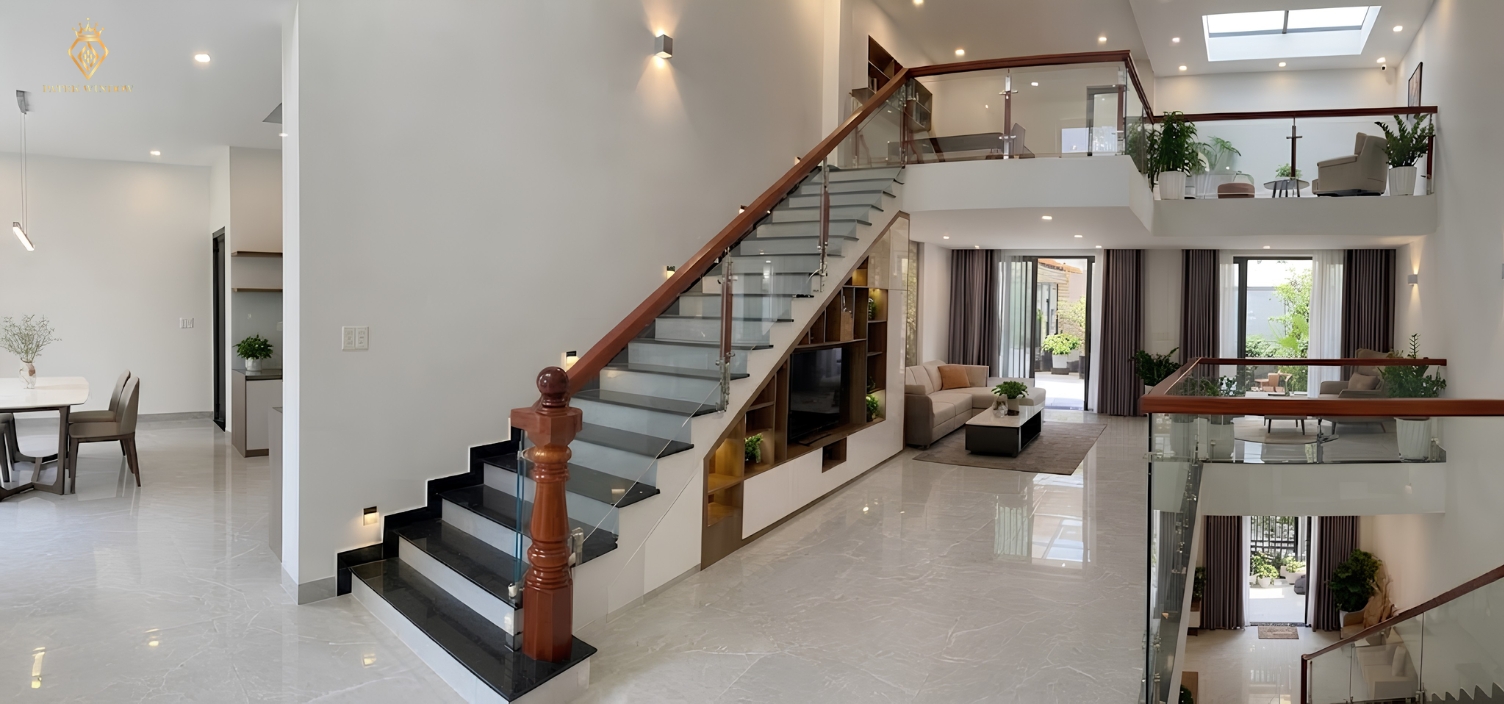 Cầu thang kính tay vịn gỗ 07