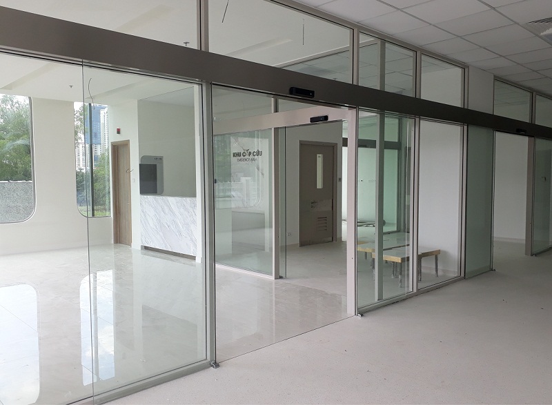 Cửa kính trượt tự động Nabco Nhật Bản
